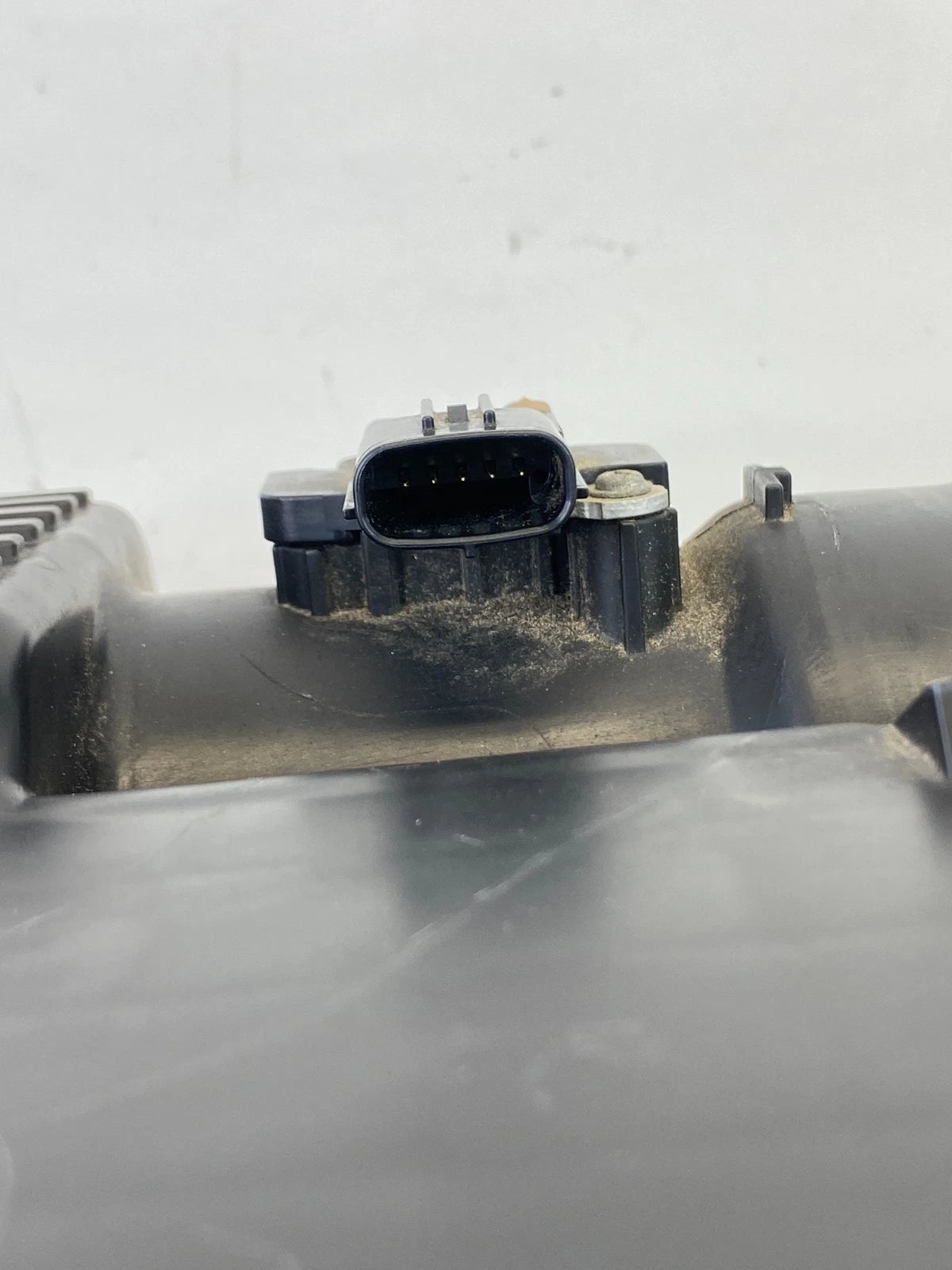 2005-2023 TOYOTA TACOMA 2.7L AIR INTAKE FILTER BOX ASSEMBLY 17705-0C120 OEM