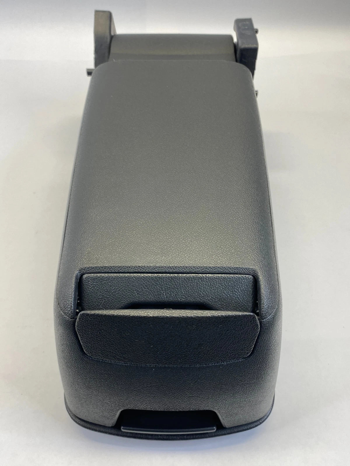 2006-2009 PONTIAC TORRENT FRONT CENTER CONSOLE LID ARMREST ASSEMBLY BLACK OEM