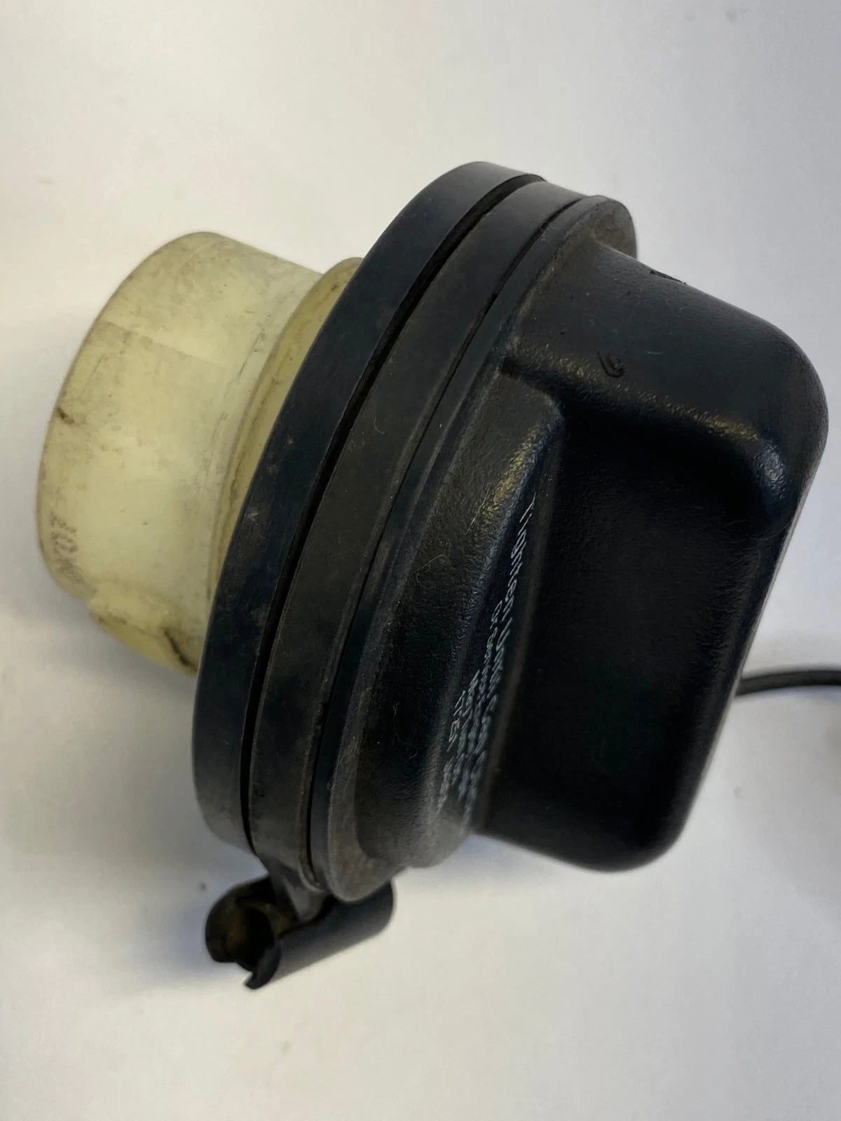 2007 2008 INFINITI G35 SEDAN RR FUEL FILLER DOOR GAS CAP ASSEMBLY OEM 17251JA00A
