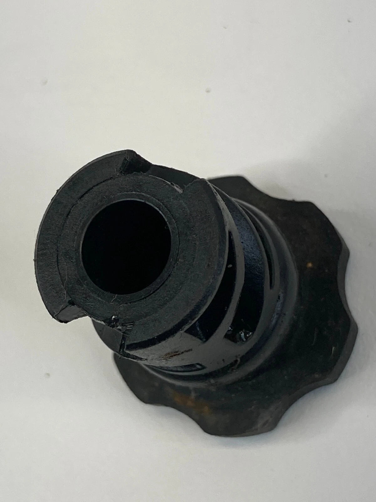 2008-2016 CHRYSLER TOWN & COUNTRY ENGINE OIL FILLER FLUID COVER CAP OEM