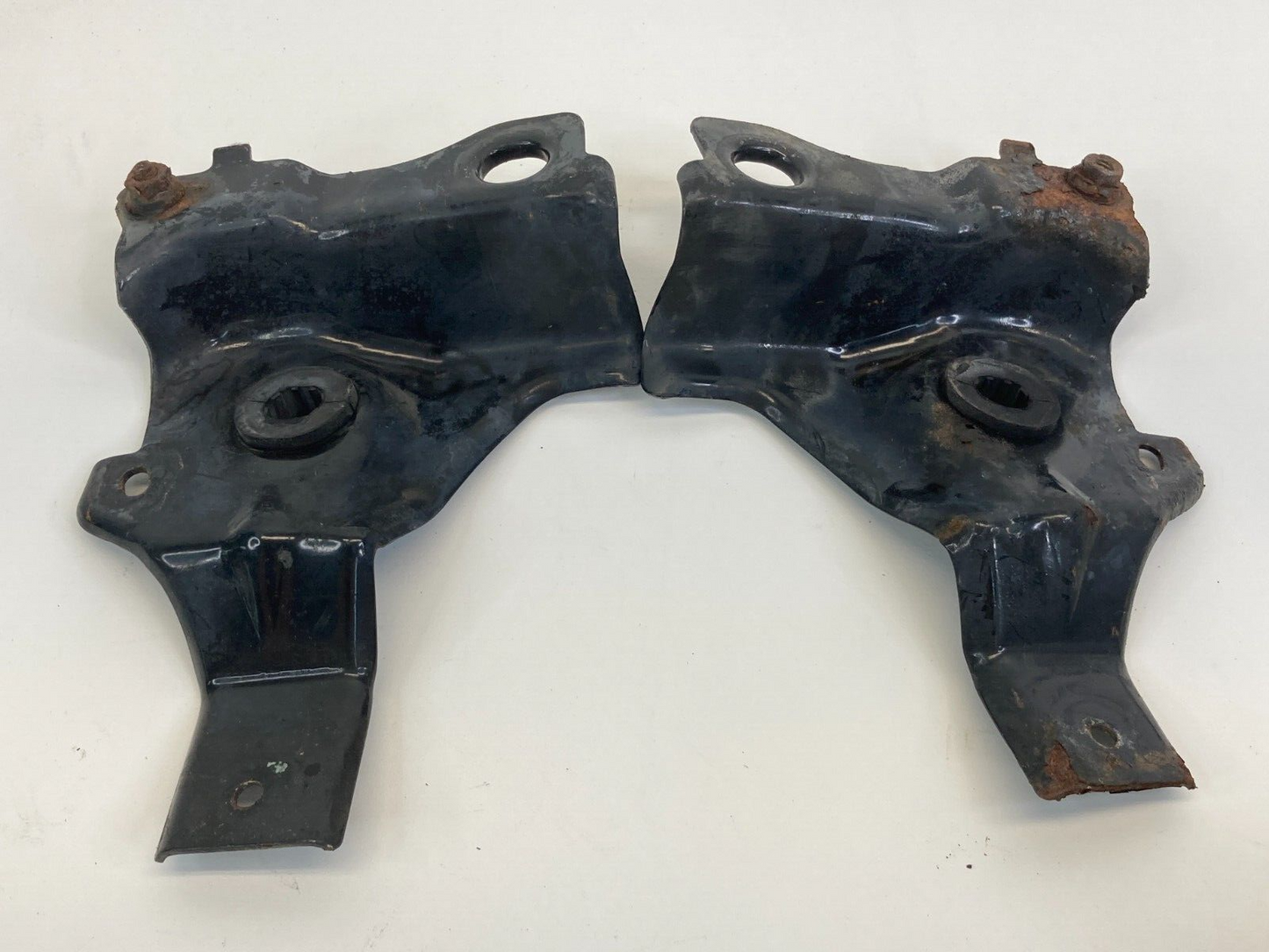 01-04 Ford Escape Left & Right Radiator Upper Mount Support Bracket Pair Set OEM