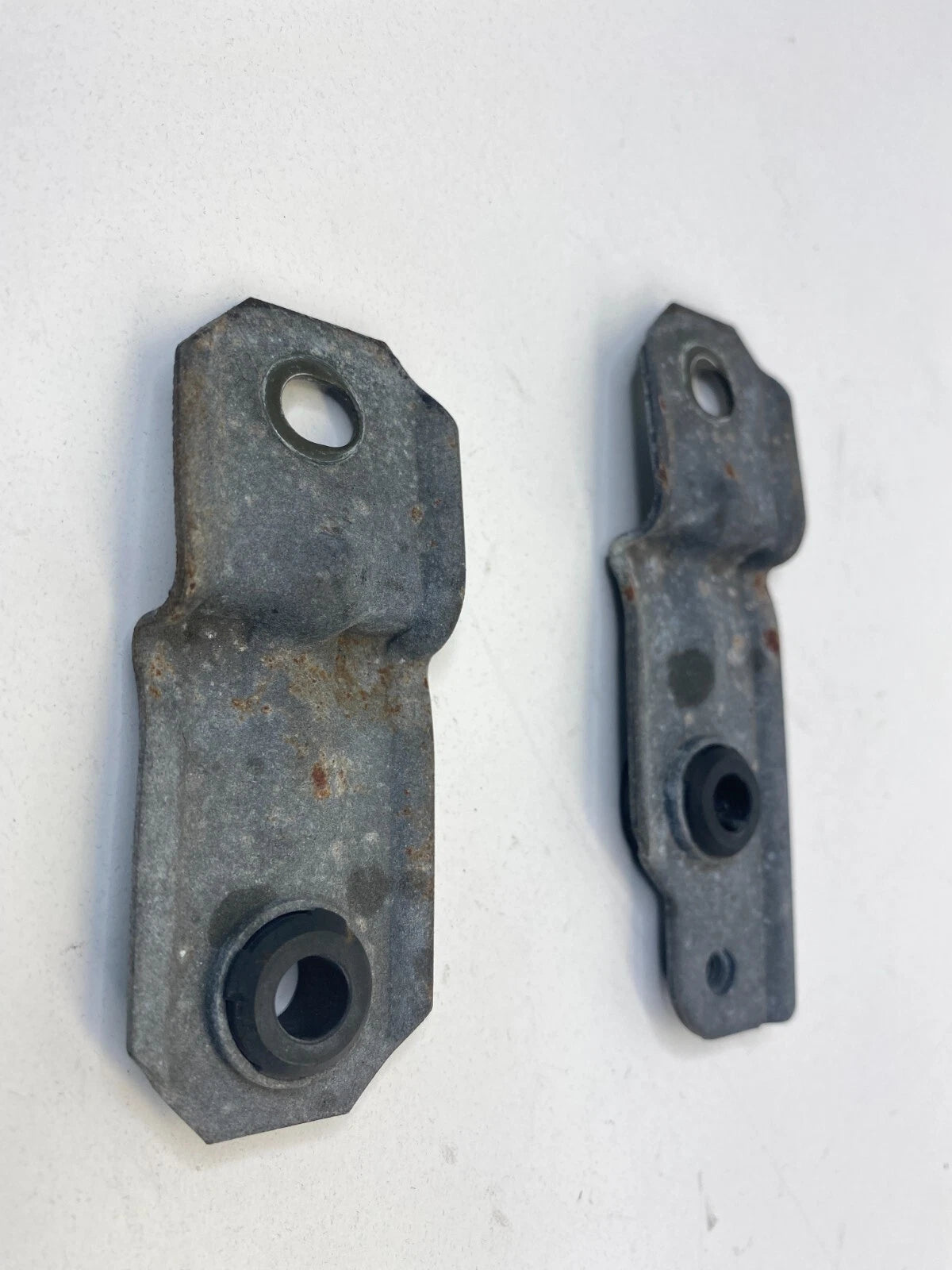 1997-2003 INFINITI QX4 BASE 3.5L RADIATOR MOUNTS BRACKET SUPPORT SET OEM