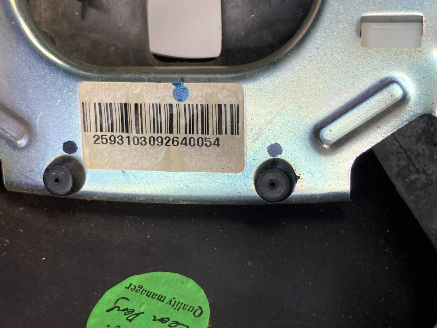 2009-2012 CHEVROLET TRAVERSE STEERING WHEEL W/ CRUISE & AUDIO CONTROL SWITCH OEM