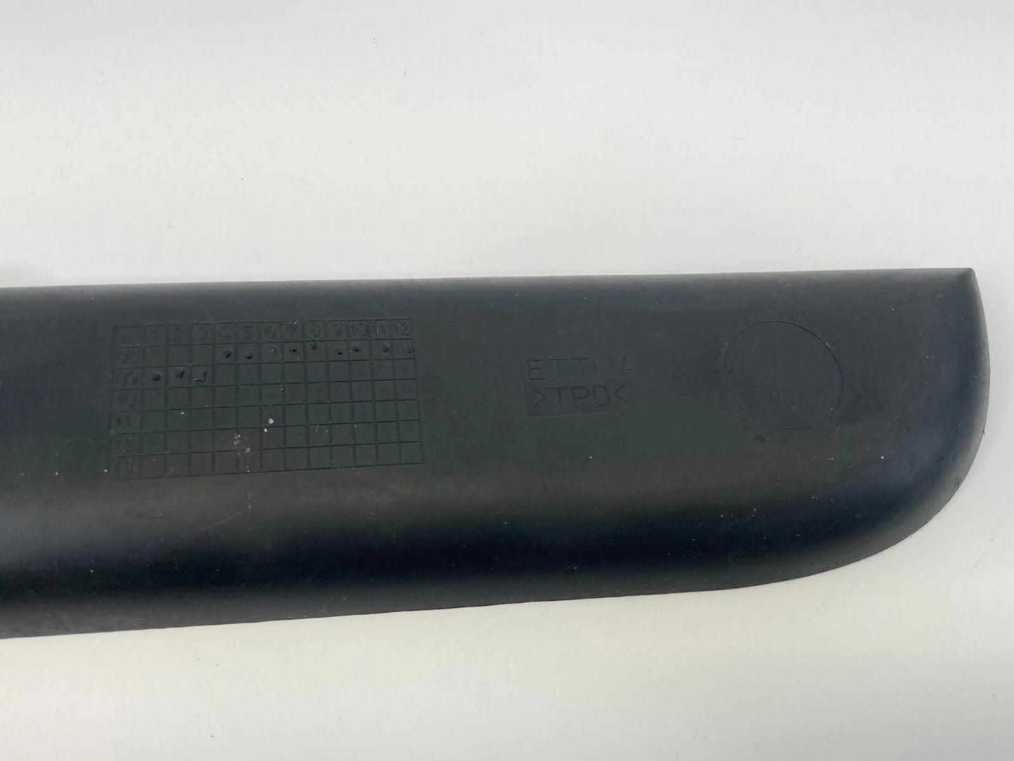 2006-2009 RANGE ROVER SPORT FRONT CENTER CONSOLE LEFT SIDE INCERT RUBBER MAT
