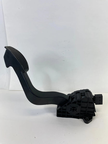 2012-2019 FIAT 500 1.4L AT ACCELERATOR GAS PEDAL 68073429AA