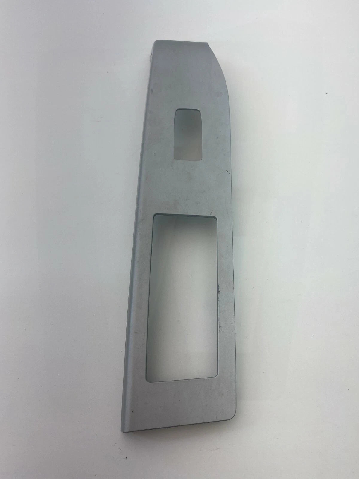 2007-2010 JEEP PATRIOT COMPASS REAR RIGHT SIDE WINDOW SWITCH BEZEL TRIM PANEL