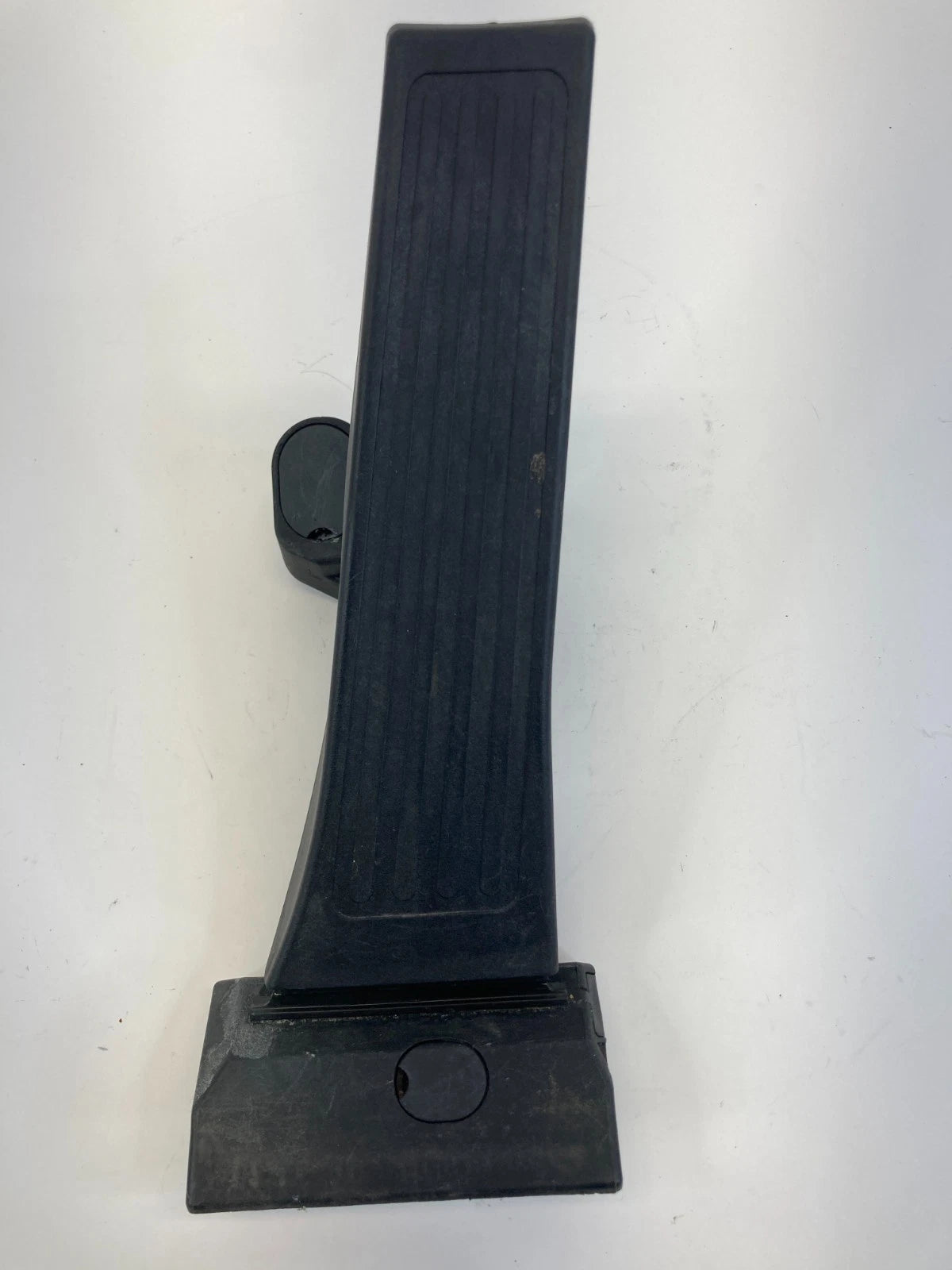 2016-2020 KIA SORENTO 2.4L AT ACCELERATOR GAS PEDAL TRAVEL SENSOR 32700C6110 OEM