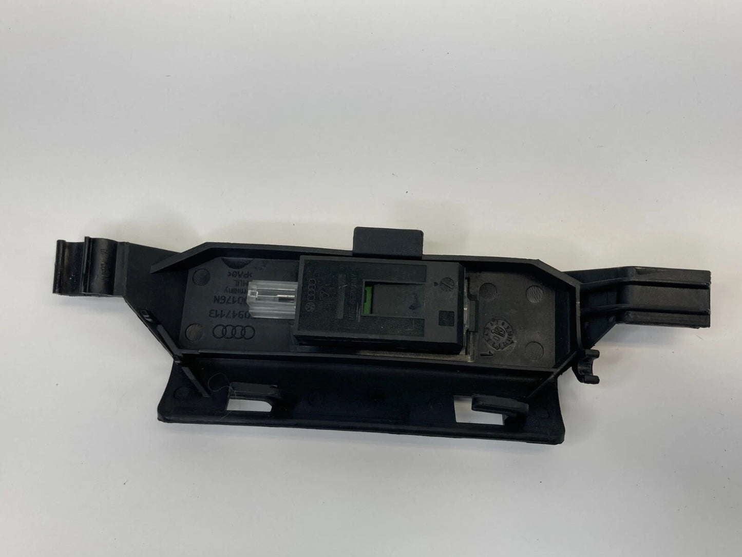 2005-2011 AUDI A6 QUATRO FRONT LEFT RIGHT SEAT FOOTWELL LIGHT LAMP 4F0947113 OEM