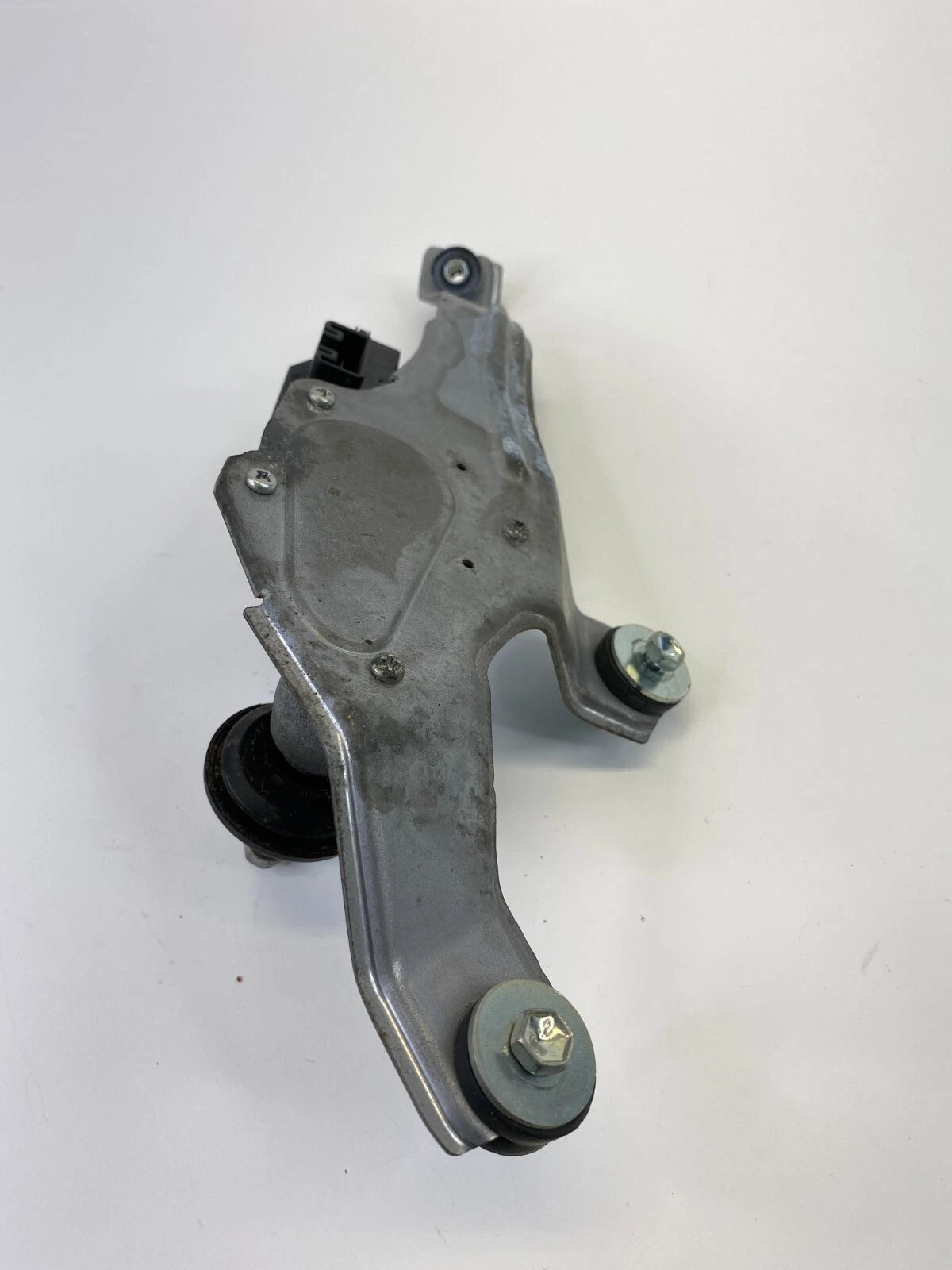 2010 TOYOTA PRIUS REAR BACK WINDSHIELD GLASS WIPER MOTOR 85130-47020 OEM