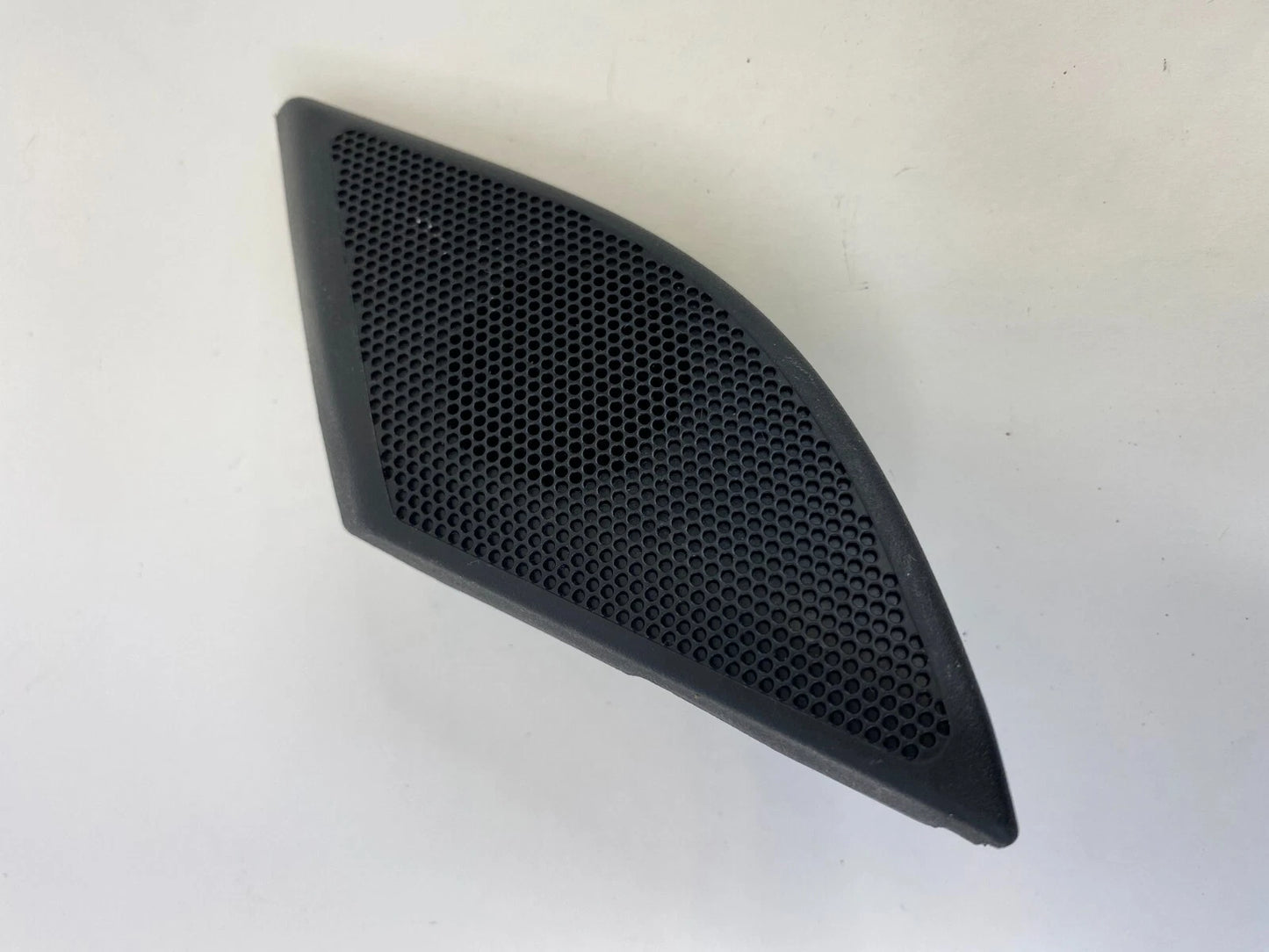 2008-2010 SATURN VUE FRONT DOOR TWEETER SPEAKER TRIM GRILLE OEM FACTORY 96673602