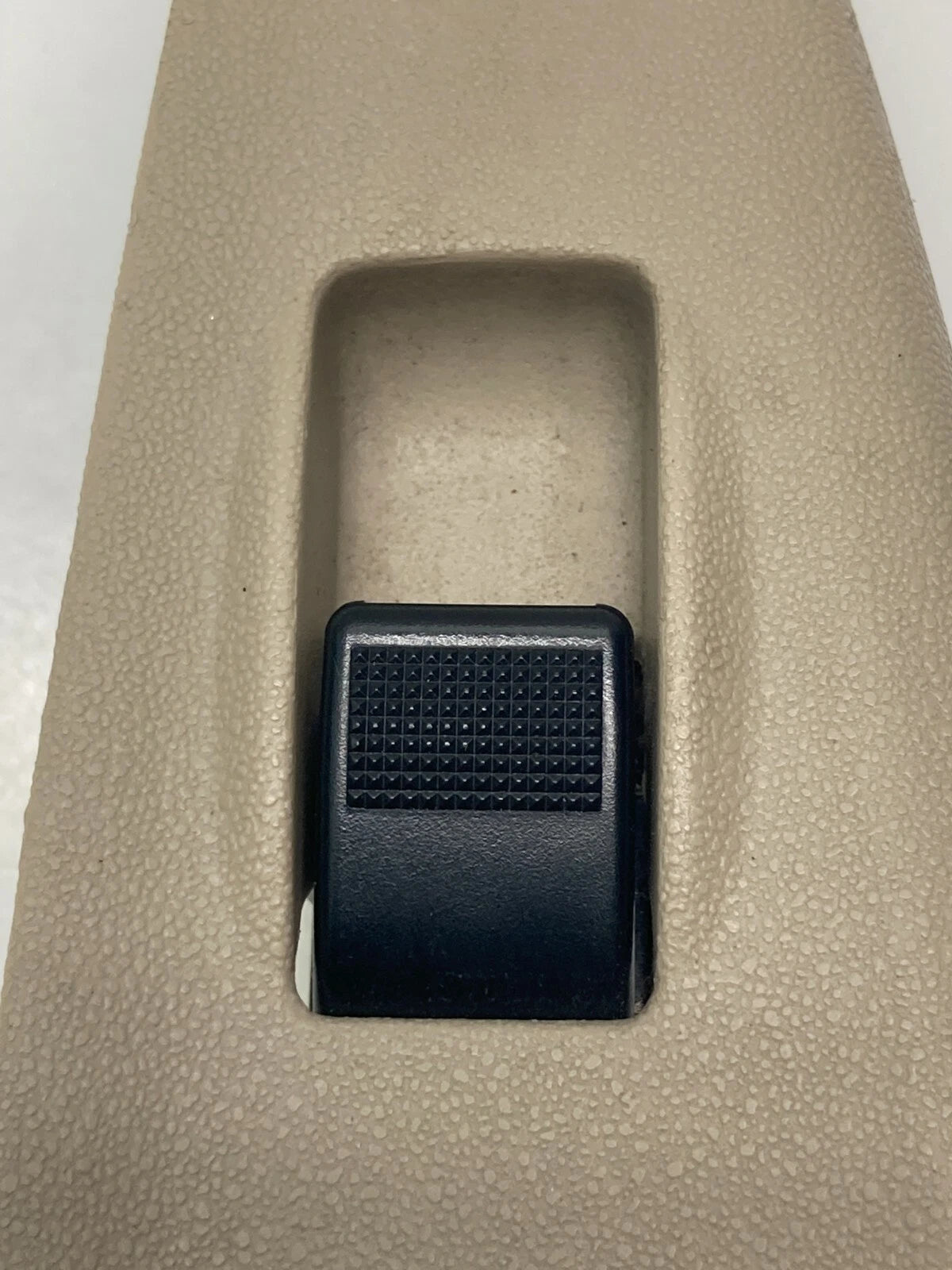 2003-2005 MAZDA 6 MAZDA6 REAR LEFT SIDE WINDOW CONTROL BUTTON SWITCH GK2E685L6