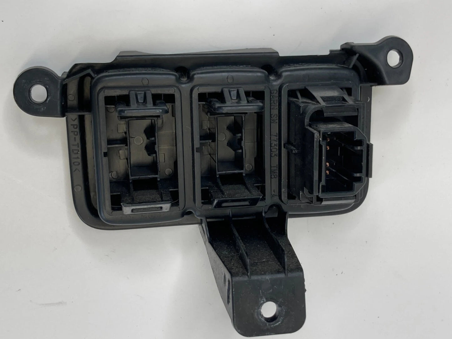 10-14 HONDA INSIGHT DASH OFF TRACTION CONTROL BLANK SWITCH BEZEL 77303-TM8 OEM