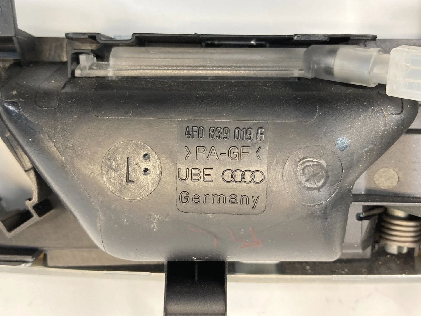 2005-2011 AUDI A6 REAR LEFT SIDE INTERIOR DOOR HANDLE W/ BEZEL 4F0839019G OEM