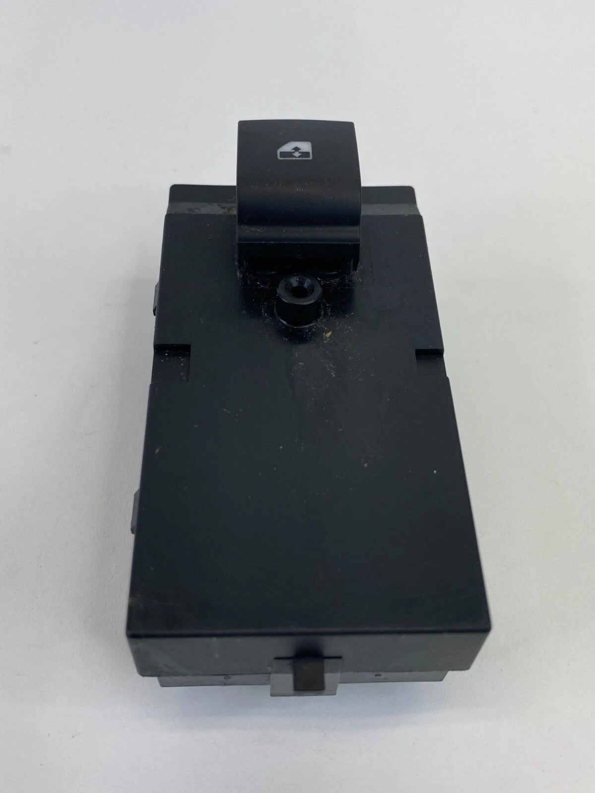 2013-2015 CHEVROLET MALIBU FRONT RIGHT SIDE DOOR POWER WINDOW SWITCH 13305370