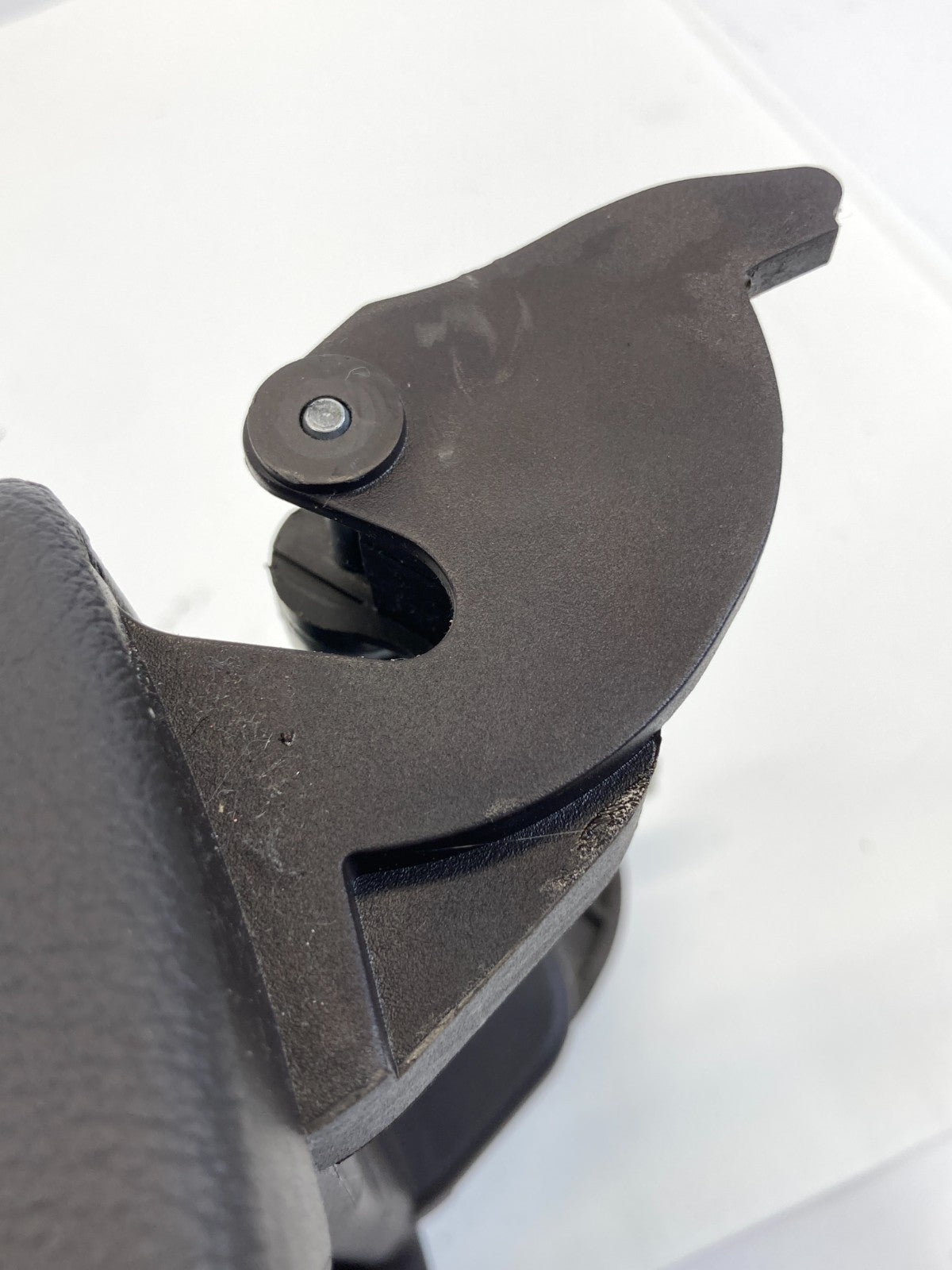 2011 11 Buick Regal Center Console Armrest Arm Rest Storage Lid OEM