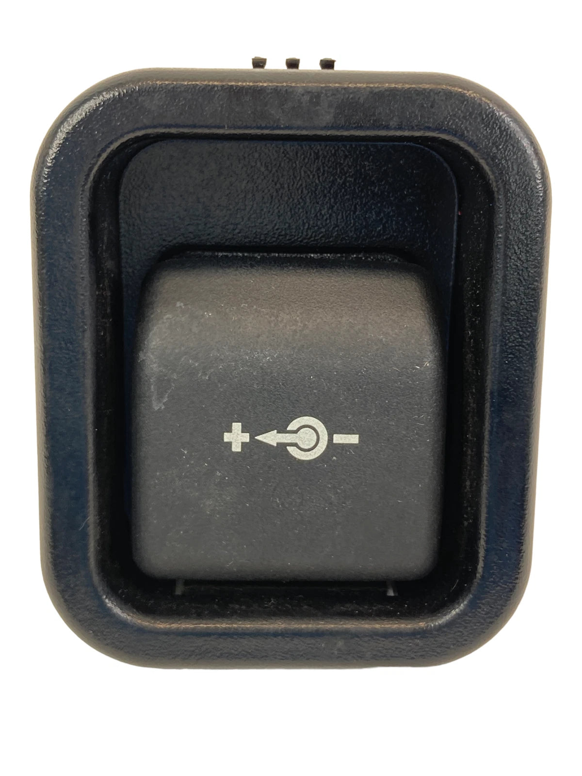 2008-2010 BMW E60 535I XDRIVE FRONT 12V POWER OUTLET CHARGE SOCKET OEM 7040621