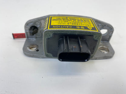 98-05 Lexus GS300 98-00 GS400 Yaw Rate Sensor Control Module 89183-30050 OEM
