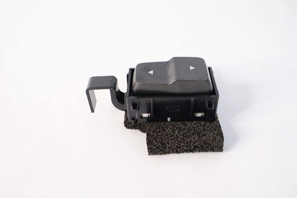 2011-2020 TOYOTA SIENNA SLIDE ROOF OVERHEAD CONSOLE DOME LIGHT SWITCH OEM