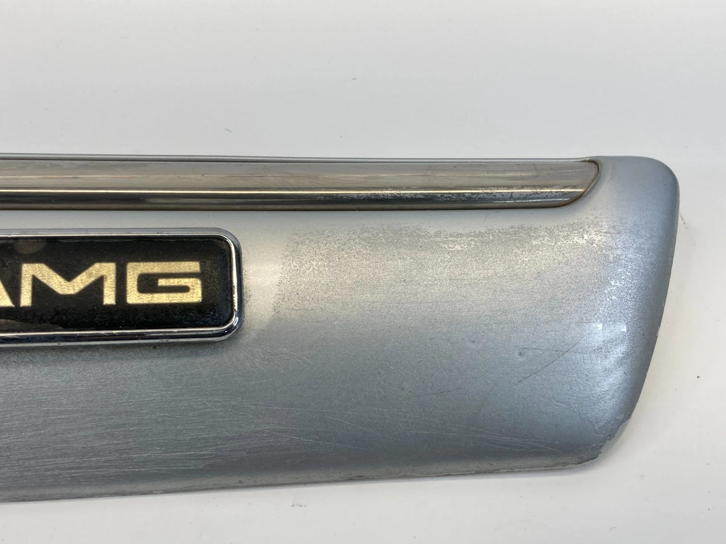 1999 MERCEDES-BENZ E430 FRONT FENDER PROTECTIVE STRIPS FR RH UNIT OEM 2106901662