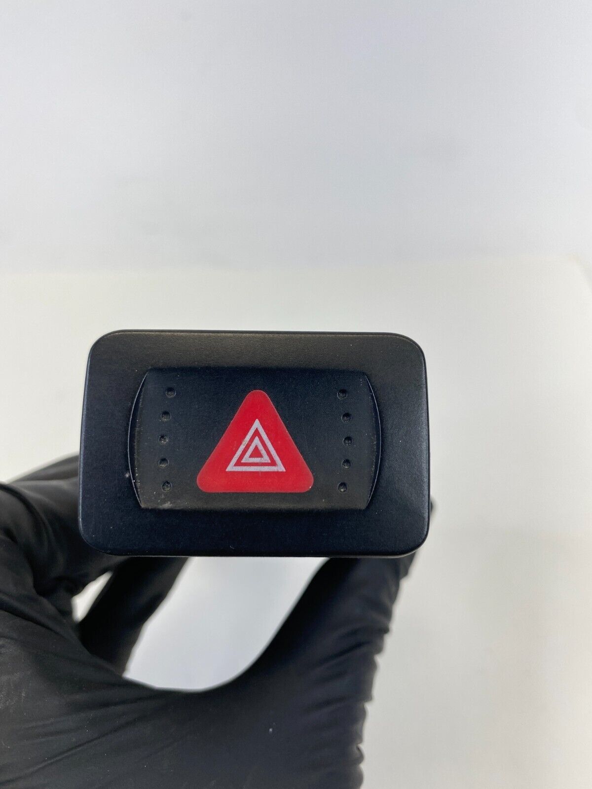 99-05 Volkswagen Jetta Emergency Hazard Light Control Button Switch 1J0953235J