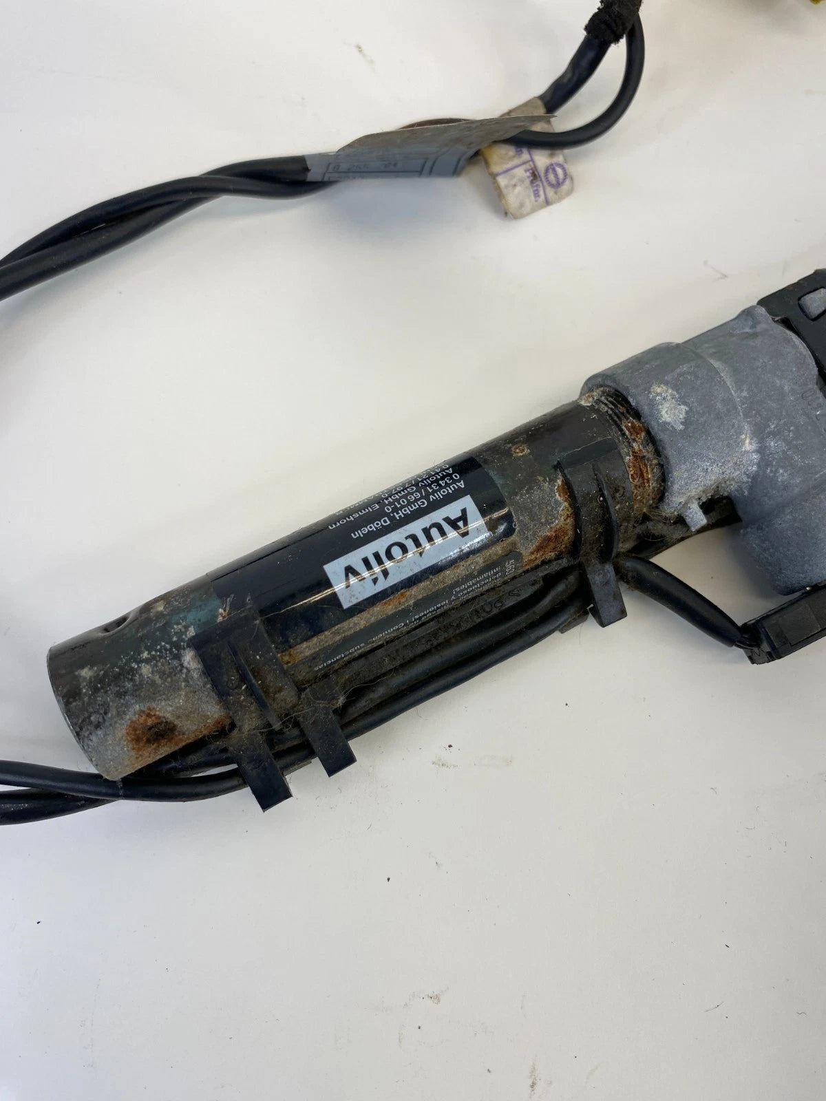 2001-2005 BMW 325I 325XI FRONT LEFT DRIVER SEAT BELT BUCKLE 8-234-970 OEM