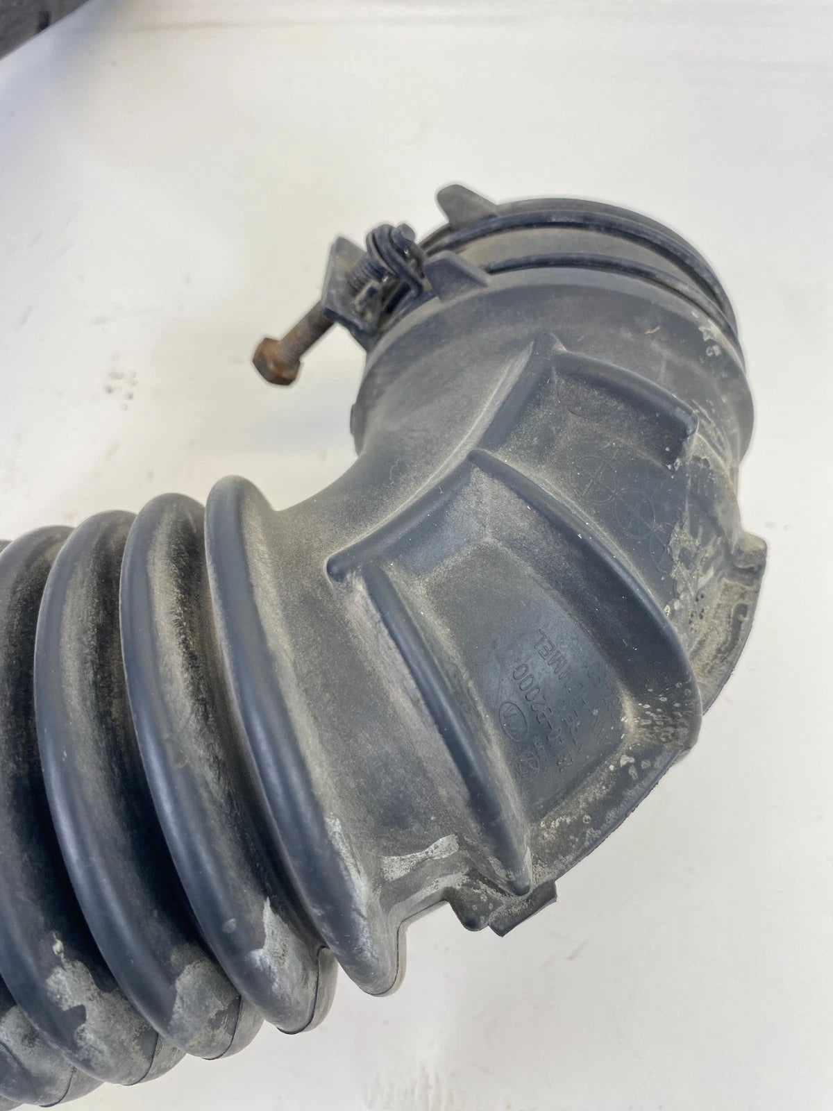 2014-2019 Kia Soul 1.6L Air Intake Hose Tube Duct 28140-B2000 OEM