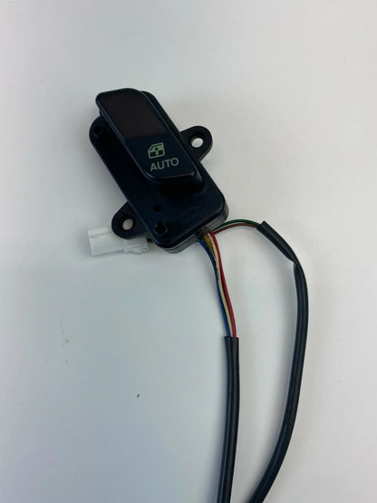 04-06 KIA AMANTI REAR RIGHT SIDE DOOR WINDOW CONTROL SWITCH BUTTON 621W04730 OEM