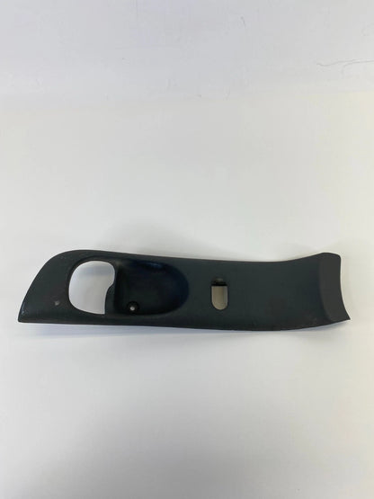 1997-2005 BUICK CENTURY FRONT RIGHT INNER DOOR HANDLE BEZEL TRIM COVER 10279858