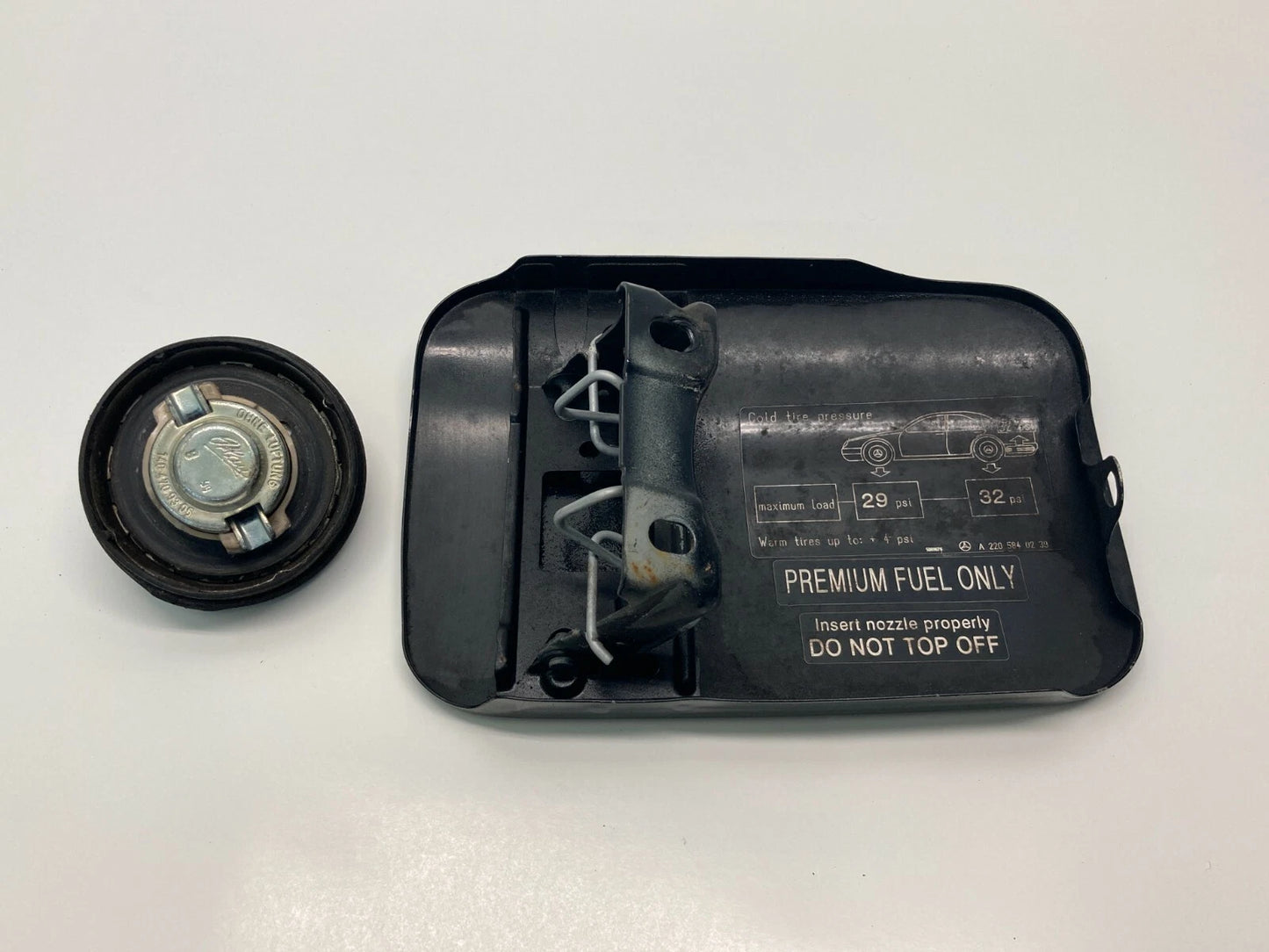 2000-2006 MERCEDES-BENZ S CLASS S430 FUEL FILLER GAS DOOR WITH CAP OEM FACTORY
