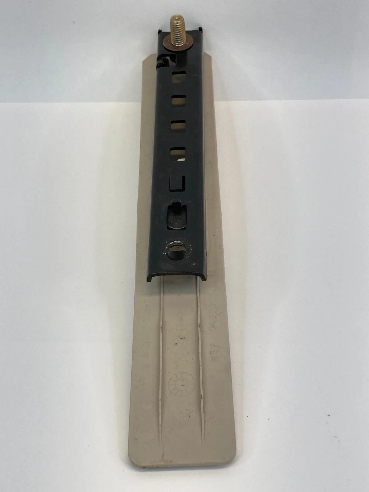 03-06 FORD EXPEDITION FRONT RIGHT SIDE SEAT BELT HEIGHT ADJUSTER F331100C OEM
