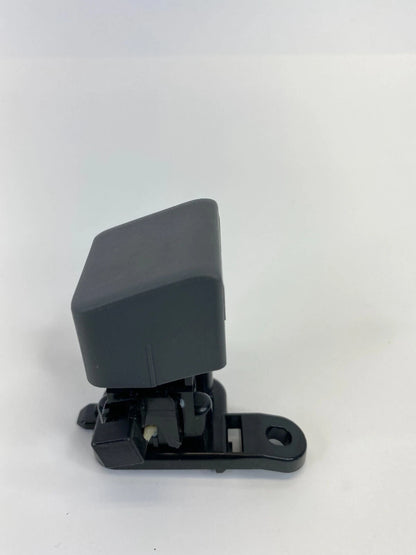2010 2011 10 11 TOYOTA PRIUS GLOVE BOX COMPARTMENT LATCH LOCK RELEASE BUTTON OEM