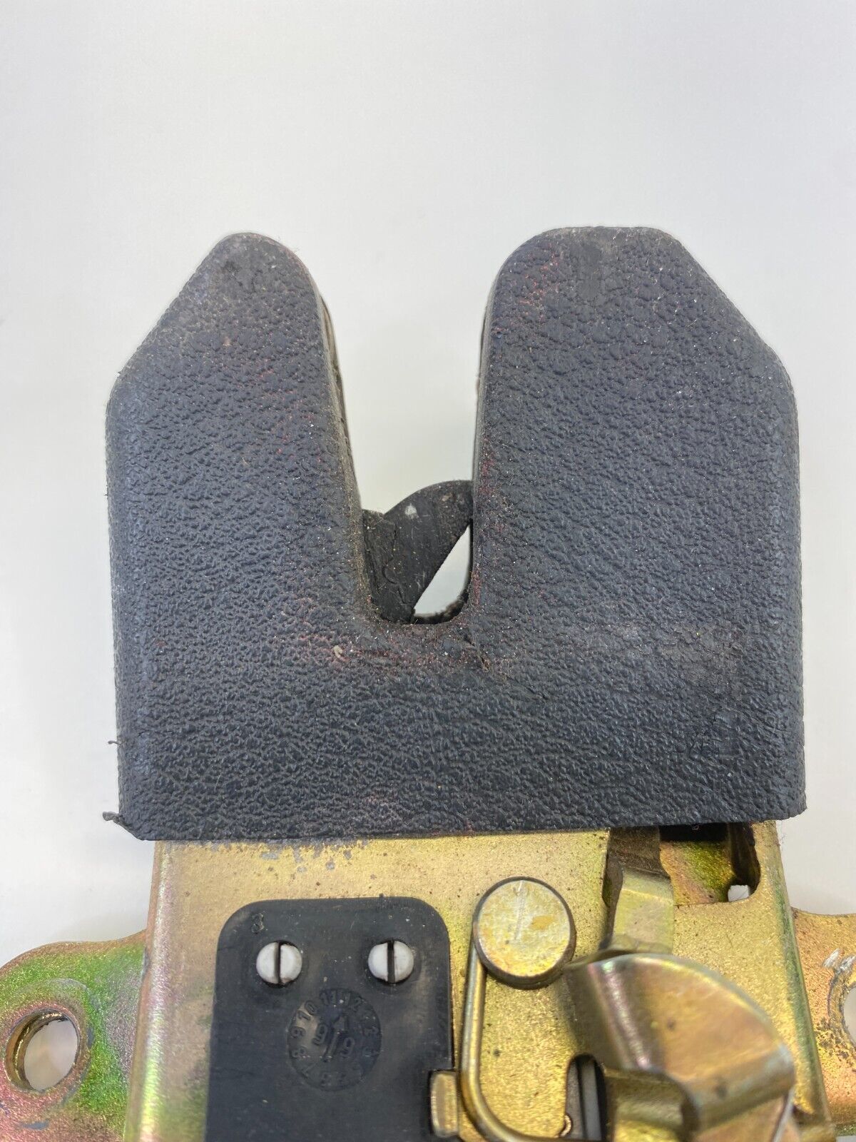 2001-2005 Volkswagen Jetta Trunk Lid Lock Latch Release Actuator Assy OEM