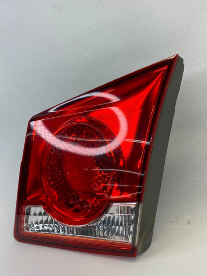 2011-2016 CHEVROLET CRUZE REAR RIGHT PASSENGER SIDE TAIL LIGHT TRUNK TAILLIGHT