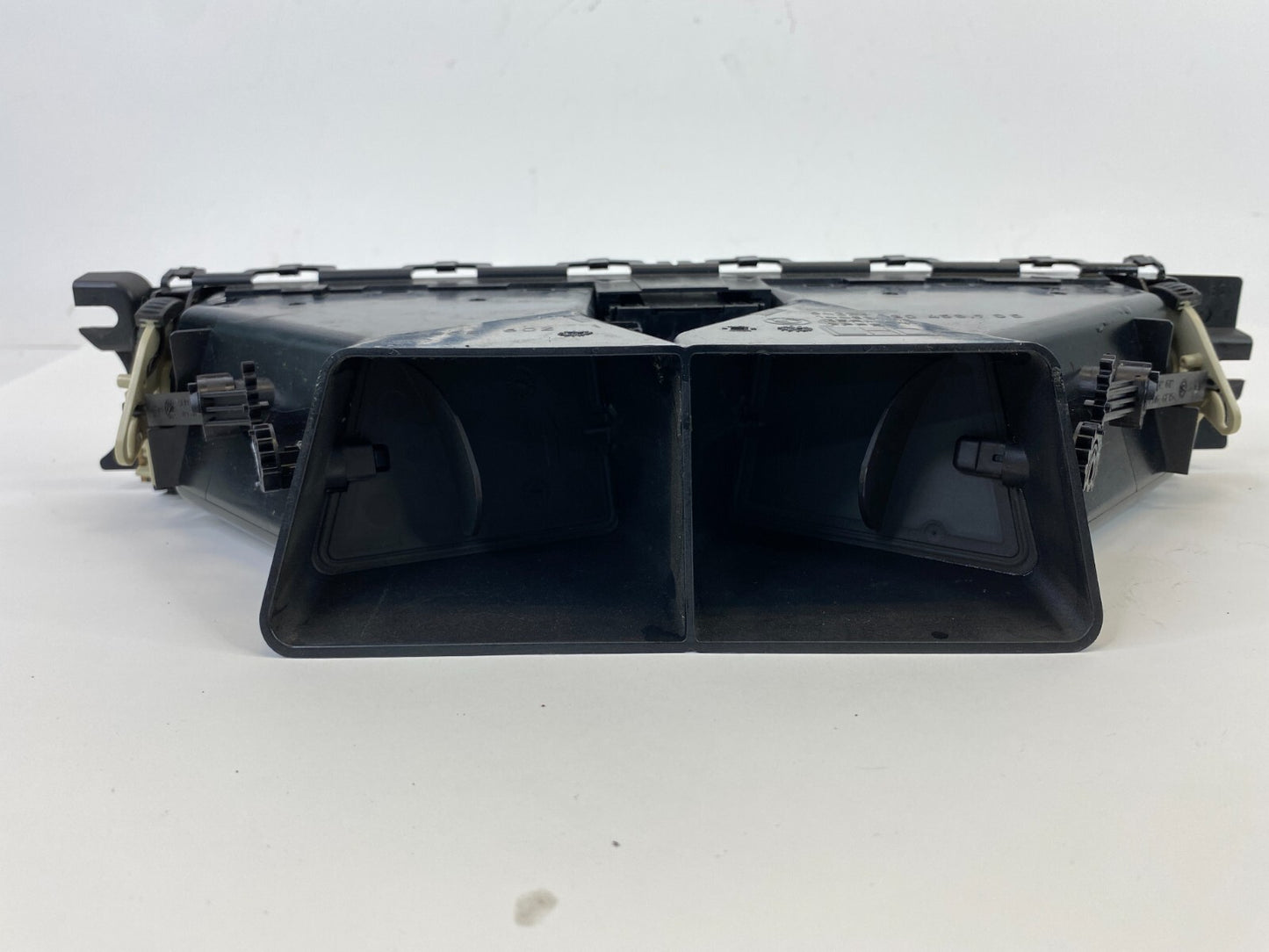 2006 BMW 330xi Dash Center Duct AC Air Vent Grille w/ Hazard Switch 64229130458