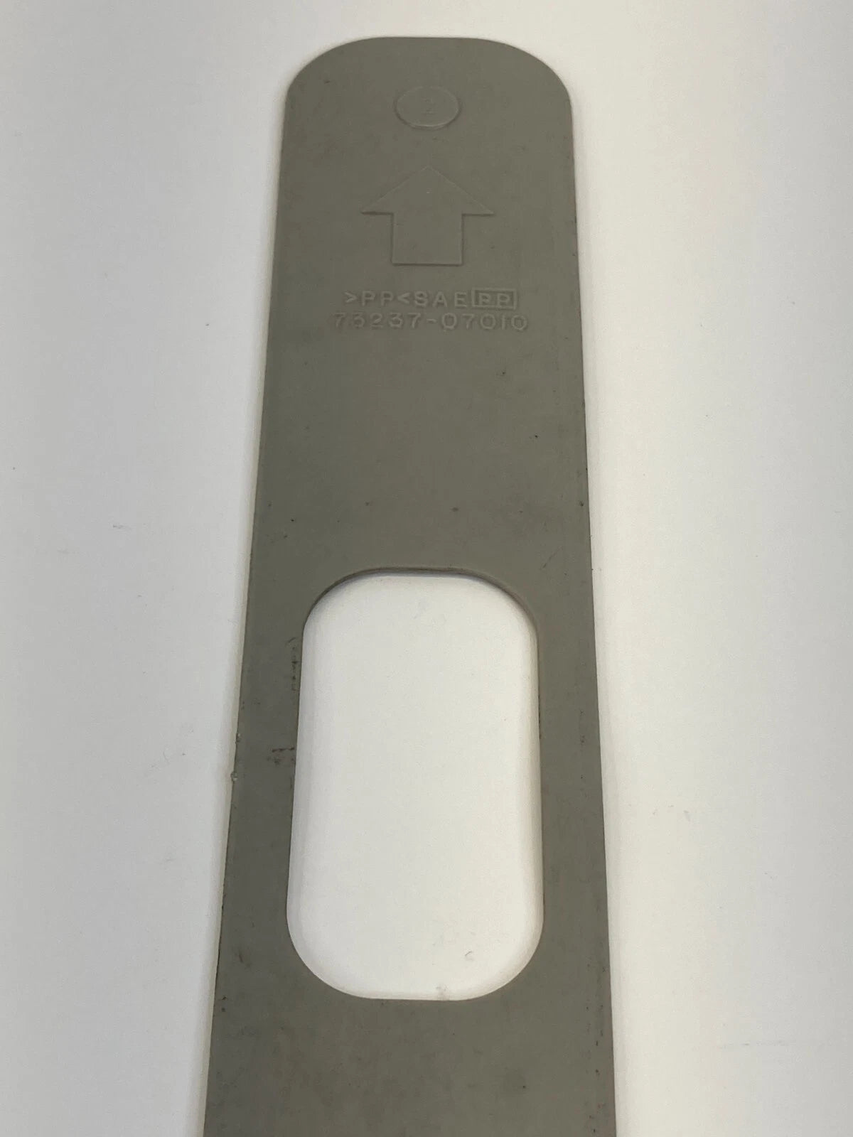 2003-2008 TOYOTA COROLLA FRONT RIGHT SEAT BELT SHOULDER ANCHOR COVER CAP TRIM