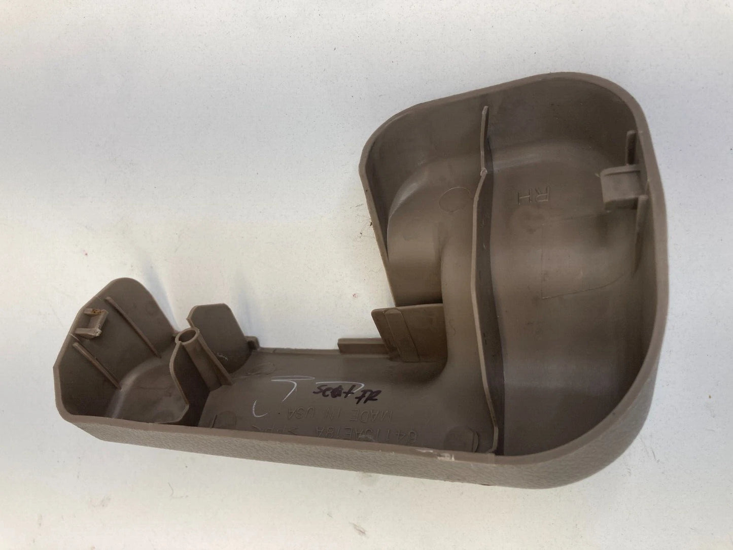 2000-2004 SUBARU OUTBACK FRONT RIGHT INNER SEAT TRACK RAIL END COVER 64115AE18A