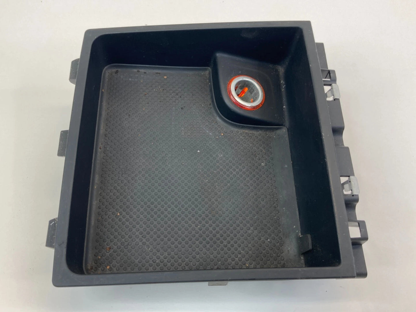 2012-2015 VW VOLKSWAGEN PASSAT CENTER CONSOLE STORAGE COMPARTMENT TRAY 561863284