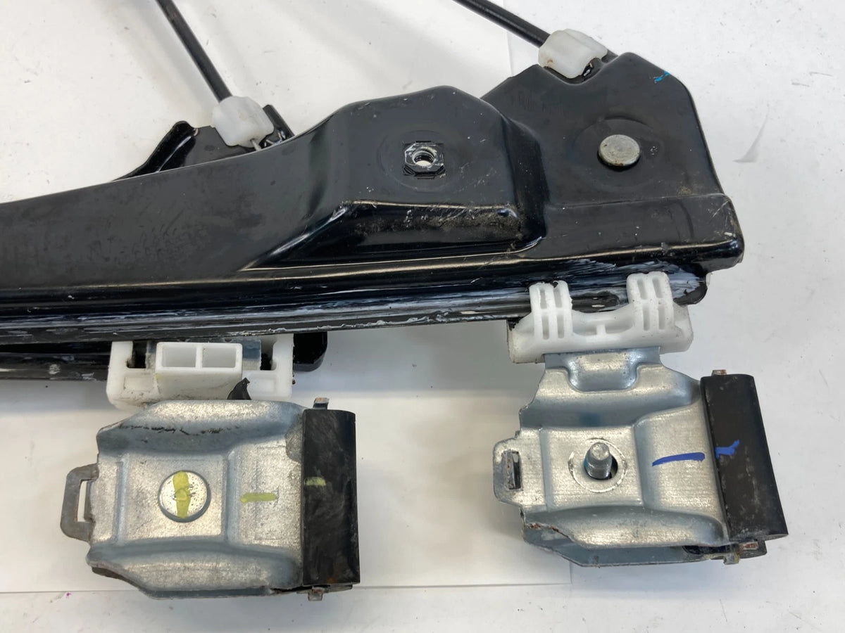 10-17 CHEVY EQUINOX FRONT RIGHT PASSENGER WINDOW REGULATOR NO MOTOR 98810-J305