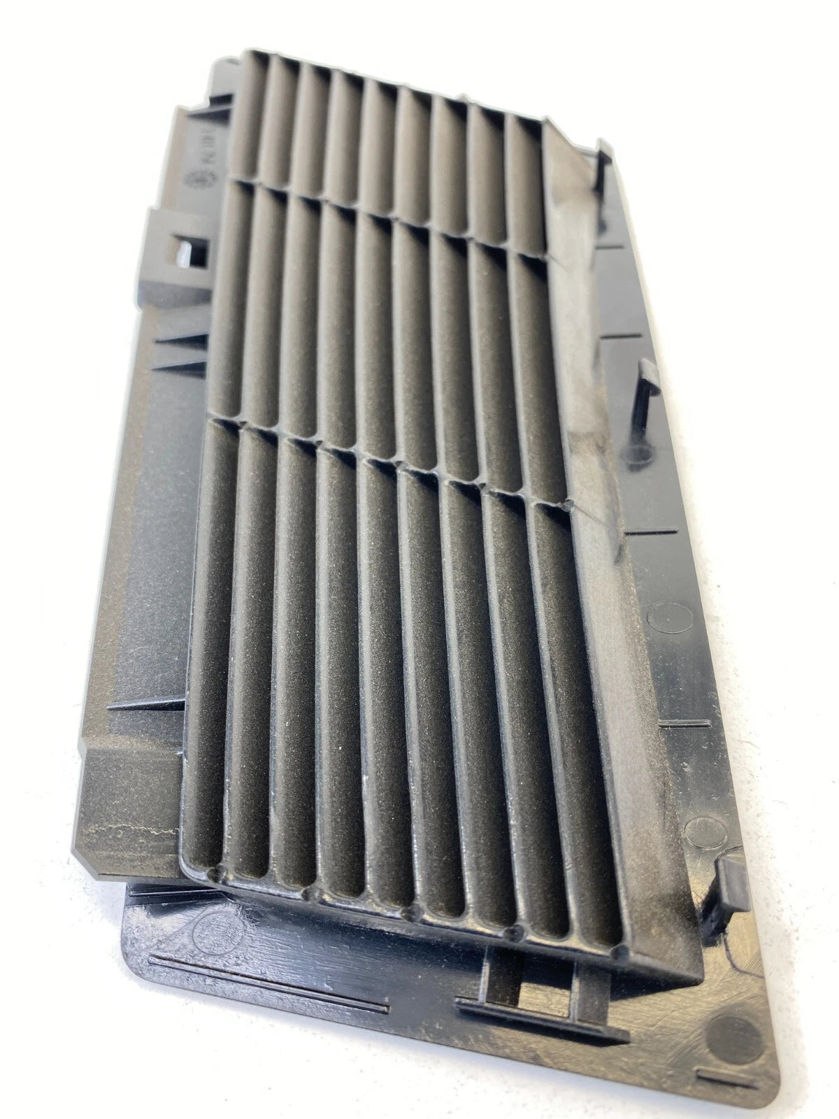 2004-2010 BMW X3 REAR TRUNK INNER INTERIOR BOOT VENT GRILLE TRIM BEZEL 3411754