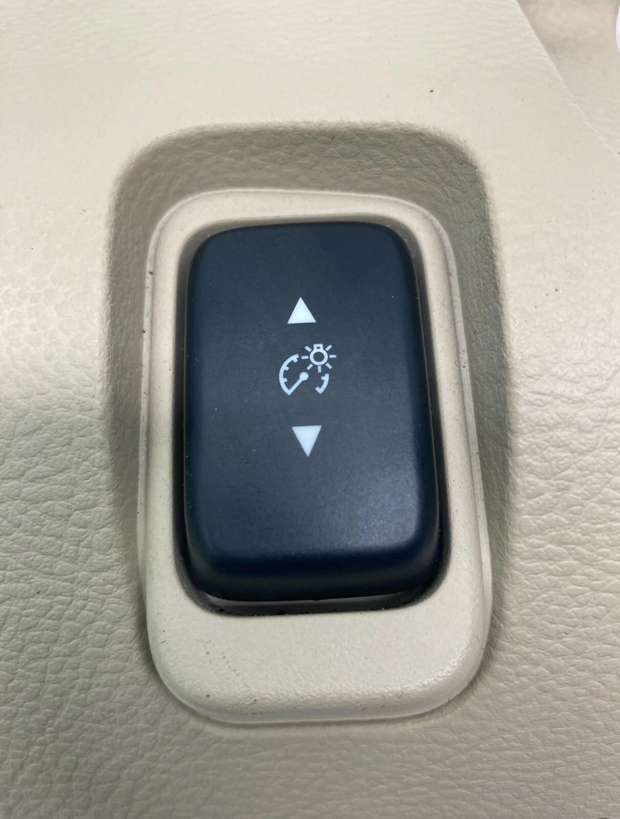 2013-2019 FORD TAURUS DASH LIGHT DIMMER SWITCH TRIM PANEL DG13-54044L54-A OEM