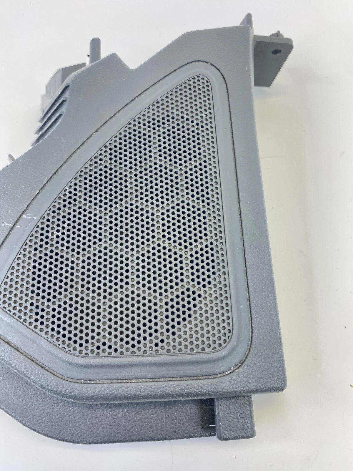 2013-2015 CHEVROLET SPARK REAR QUARTER LEFT SPEAKER GRILLE COVER 95983910 OEM