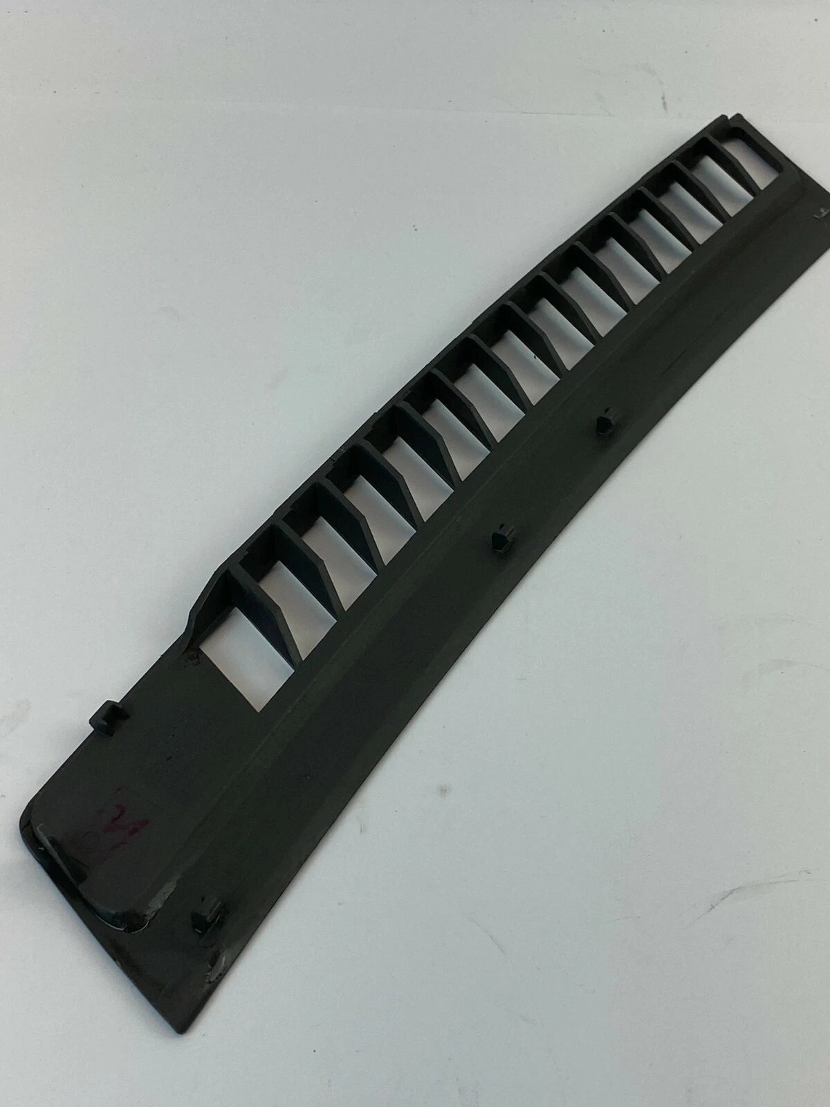 2005-2007 JEEP GRAND CHEROKEE UPPER RIGHT DASH DEFROST GARNISH VENT COVER TRIM