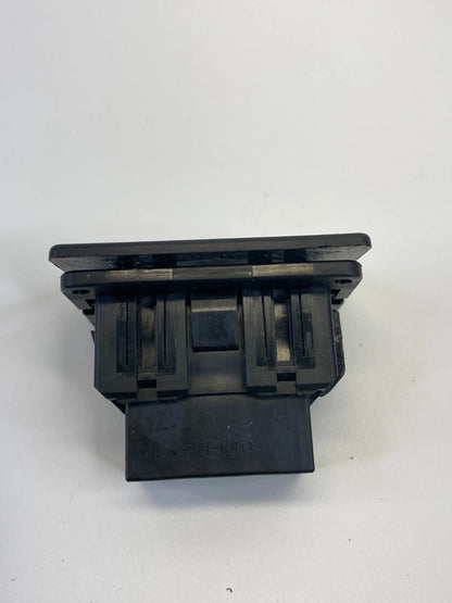 2007 2008 INFINITI G35 USB AUX PORT SOCKET ADAPTER SWITCH GT10B-ADAPTER OEM
