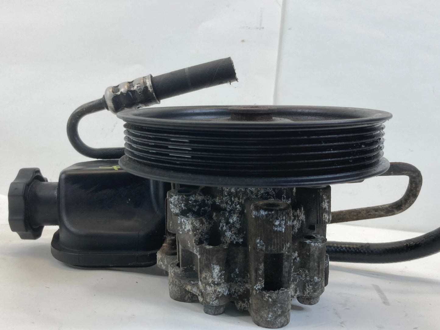 2006-2010 JEEP COMMANDER 4.7L POWER STEERING PUMP W/ PULLEY & RESERVOIR OEM