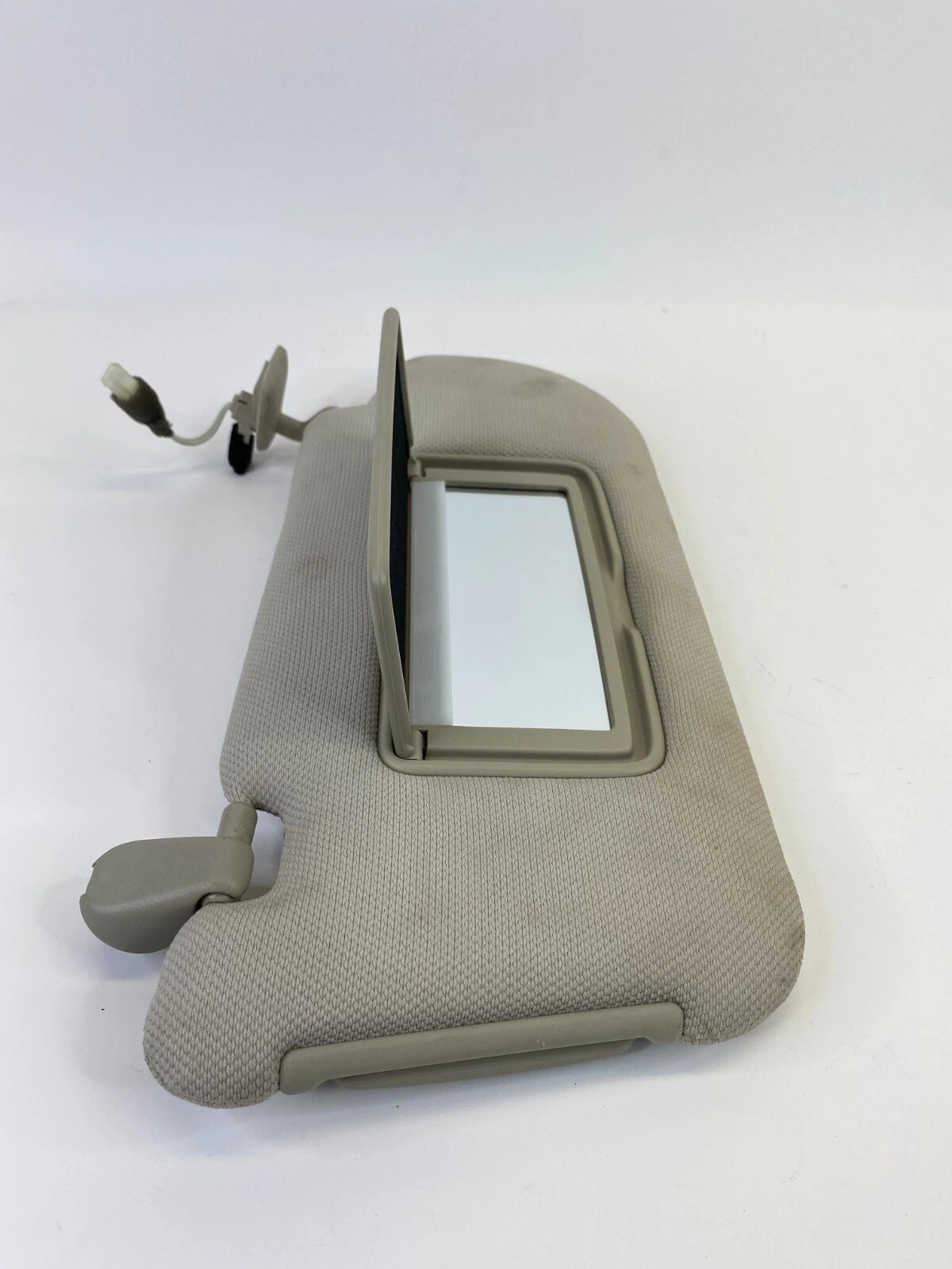 2006-2010 INFINITI M35 M45 RIGHT PASSENGER SUNVISOR SUN VISOR SHADE CLOTH OEM