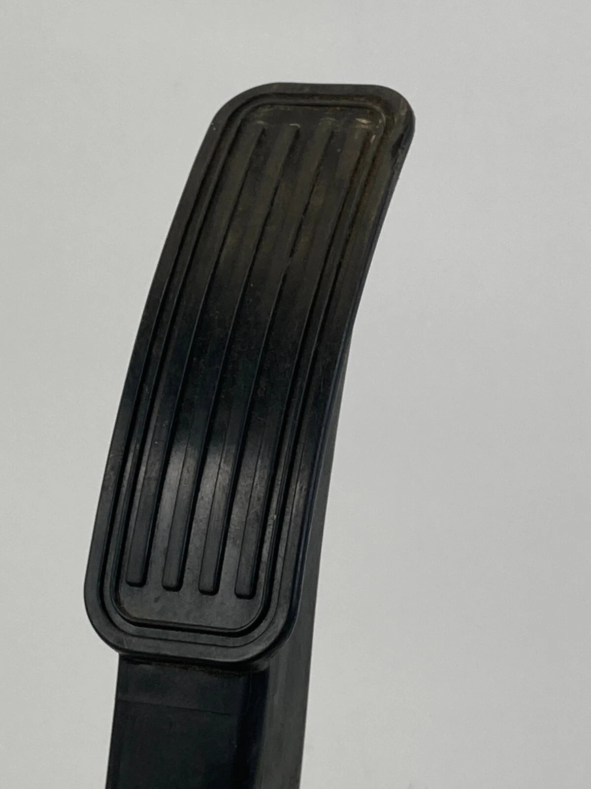 2013-2020 FORD FUSION GAS ACCELERATOR PEDAL THROTTLE CONTROL DG9C-9F836-AB OEM