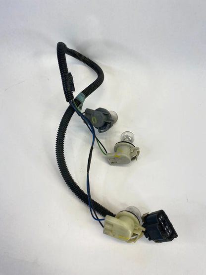 2000-2006 CHEVROLET TAHOE YUKON TAILLIGHT TAIL LIGHT LAMP BULB WIRE HARNESS OEM