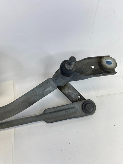 2007-2014 GMC Yukon Front Windshield Wiper Motor w/ Linkage 15846942 OEM