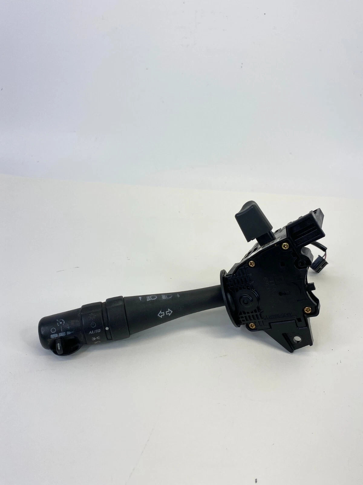 2006-2008 PONTIAC GRAND PRIX TURN SIGNAL HEADLIGHT AND CRUISE CONTROL SWITCH