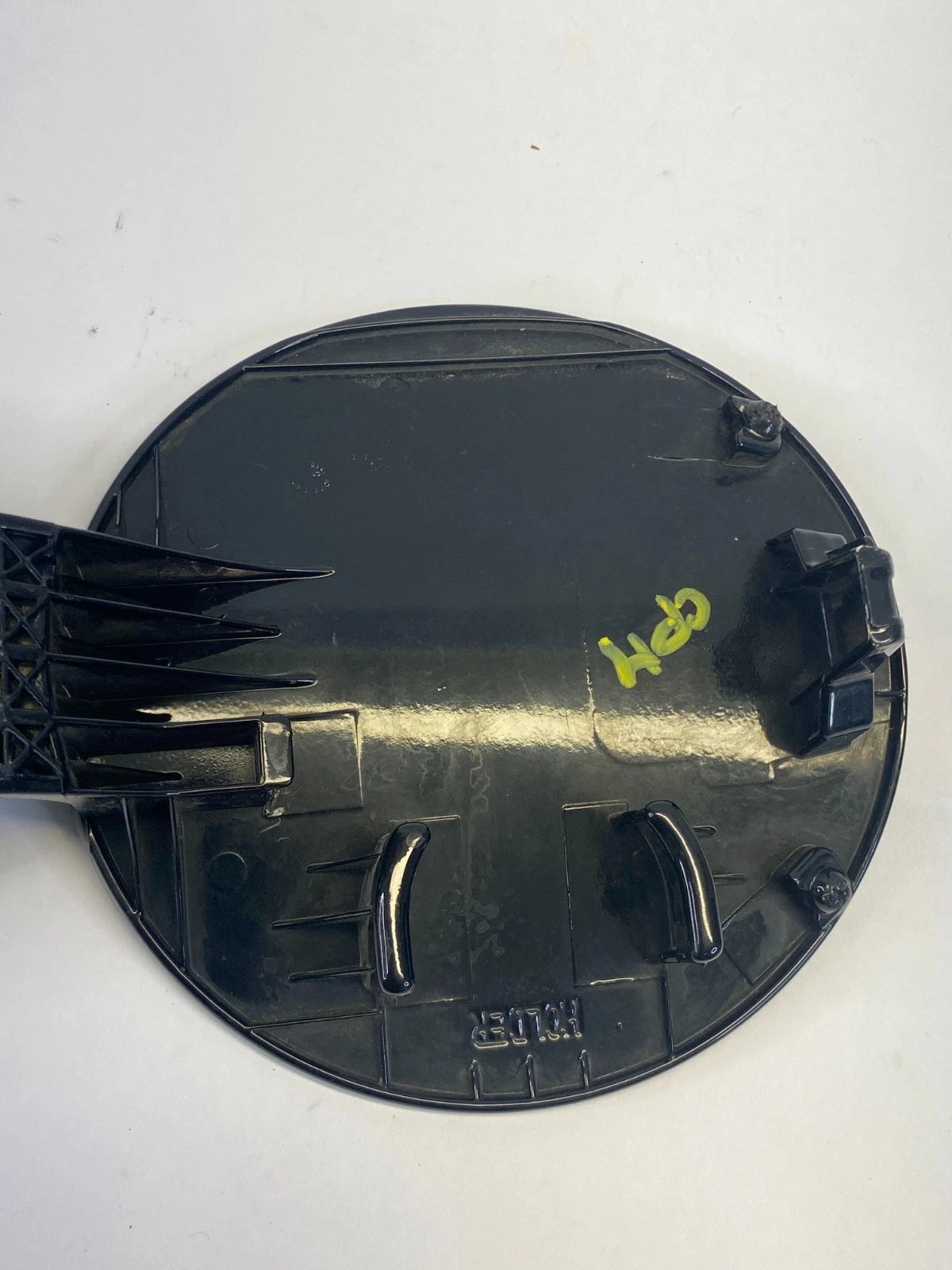 2011-2015 HYUNDAI ELANTRA SEDAN FUEL FILLER DOOR GAS LID COVER OEM